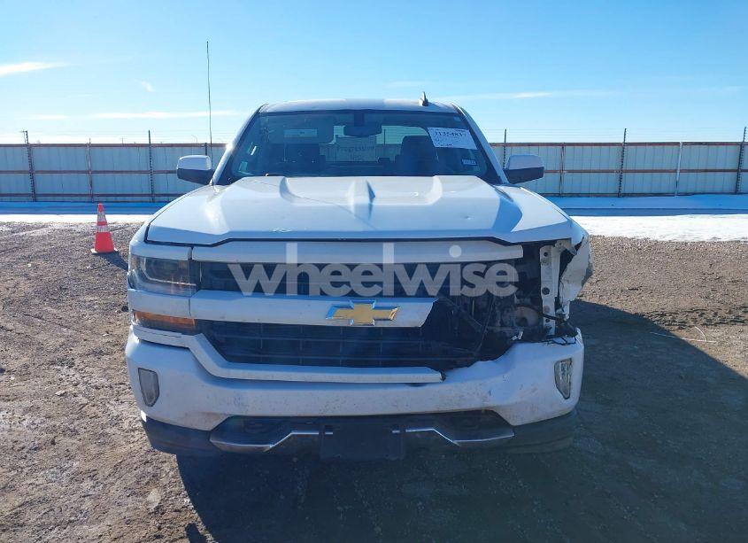 Photo 12 of 2018 Chevrolet Silverado 1500 2LT (VIN 3GCUKRECXJG171449)