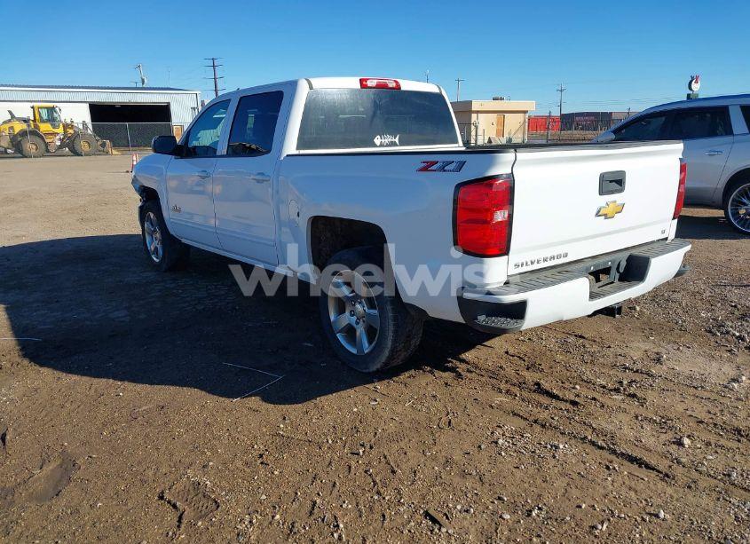 Photo 3 of 2018 Chevrolet Silverado 1500 2LT (VIN 3GCUKRECXJG171449)
