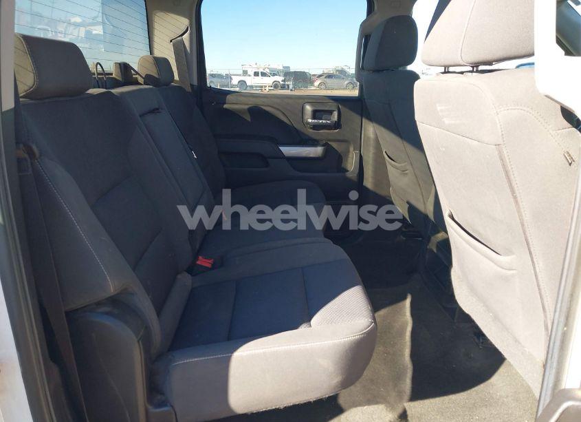 Photo 8 of 2018 Chevrolet Silverado 1500 2LT (VIN 3GCUKRECXJG171449)