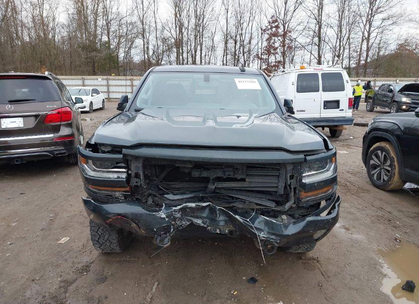Photo 12 of 2018 Chevrolet Silverado 1500 2LT (VIN 3GCUKRECXJG419327)