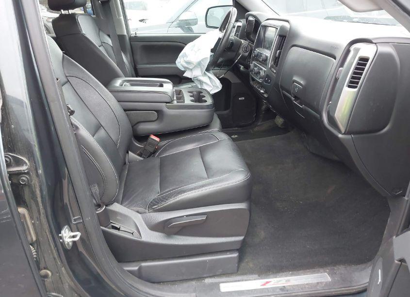 Photo 5 of 2018 Chevrolet Silverado 1500 2LT (VIN 3GCUKRECXJG419327)