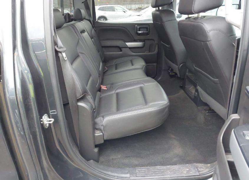 Photo 8 of 2018 Chevrolet Silverado 1500 2LT (VIN 3GCUKRECXJG419327)