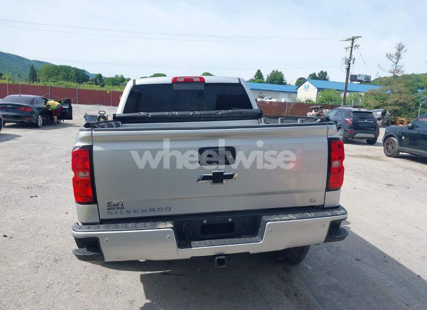 Photo 16 of 2018 Chevrolet Silverado 1500 2LT (VIN 3GCUKRECXJG477812)