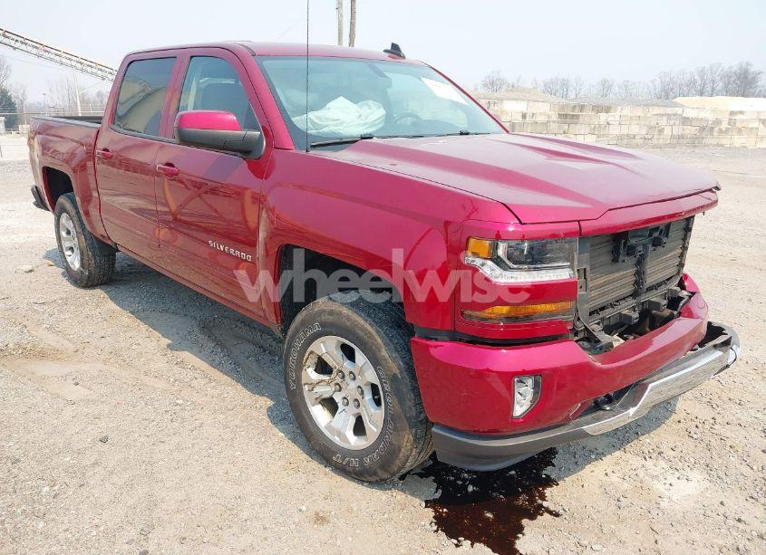 2018 Chevrolet Silverado 1500 2LT (VIN 3GCUKRECXJG484145) main photo