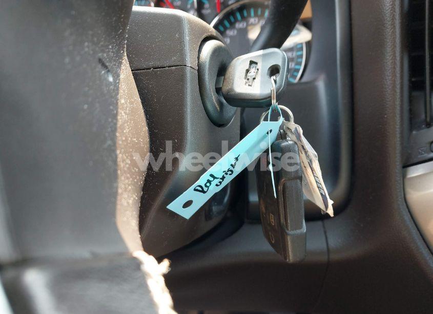 Photo 11 of 2018 Chevrolet Silverado 1500 2LT (VIN 3GCUKRECXJG484145)