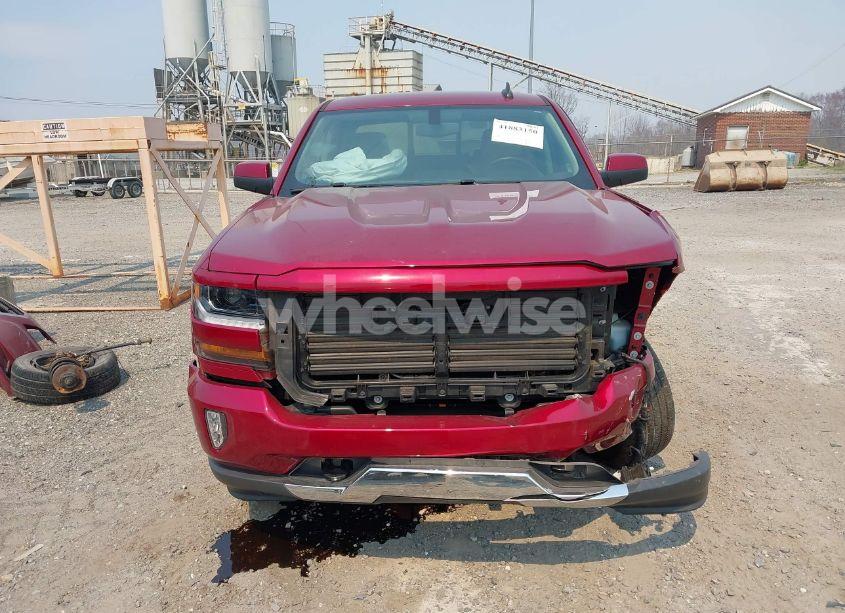 Photo 12 of 2018 Chevrolet Silverado 1500 2LT (VIN 3GCUKRECXJG484145)