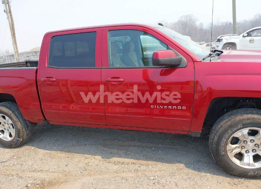 Photo 13 of 2018 Chevrolet Silverado 1500 2LT (VIN 3GCUKRECXJG484145)