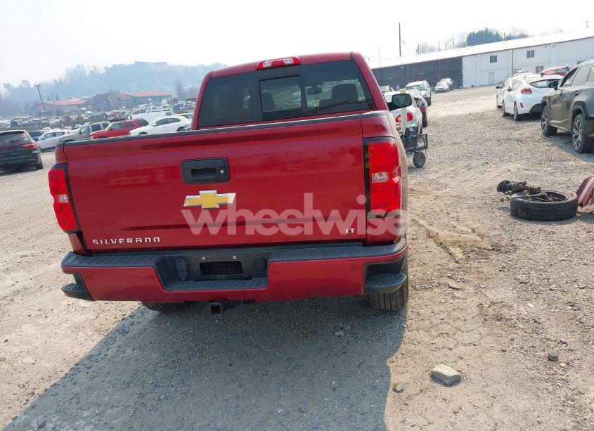 Photo 16 of 2018 Chevrolet Silverado 1500 2LT (VIN 3GCUKRECXJG484145)