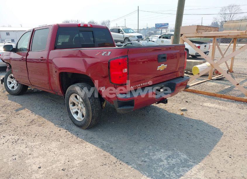 Photo 3 of 2018 Chevrolet Silverado 1500 2LT (VIN 3GCUKRECXJG484145)