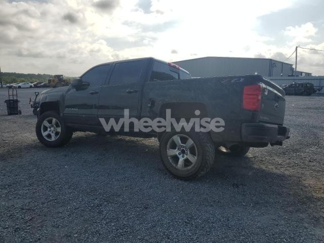 Photo 2 of 2018 CHEVROLET SILVERADO K1500 LT N/A (VIN 3GCUKRECXJG510792)