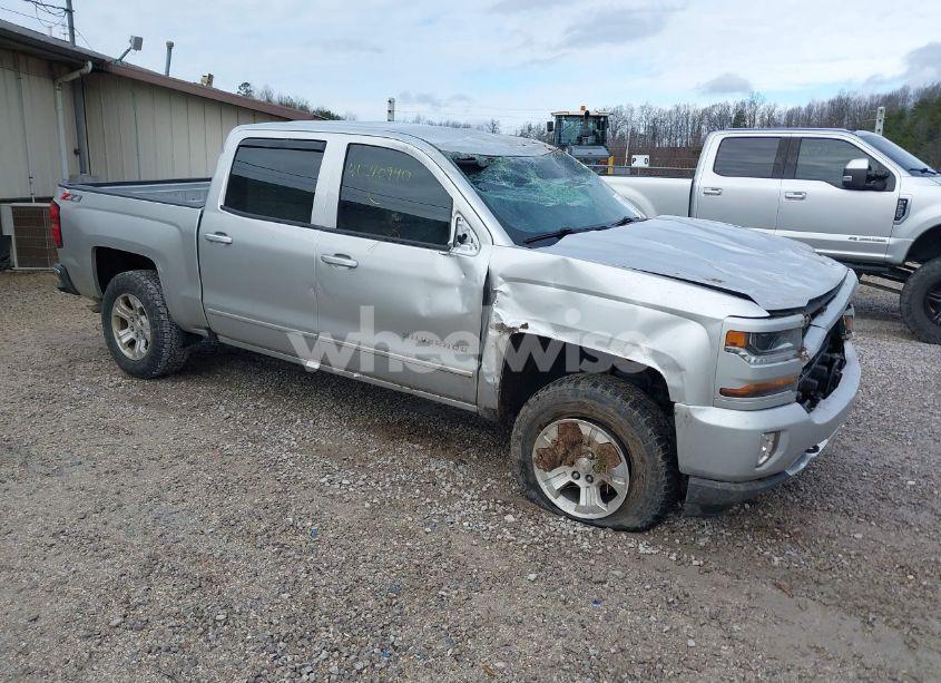 2018 Chevrolet Silverado 1500 2LT (VIN 3GCUKRECXJG534672) main photo