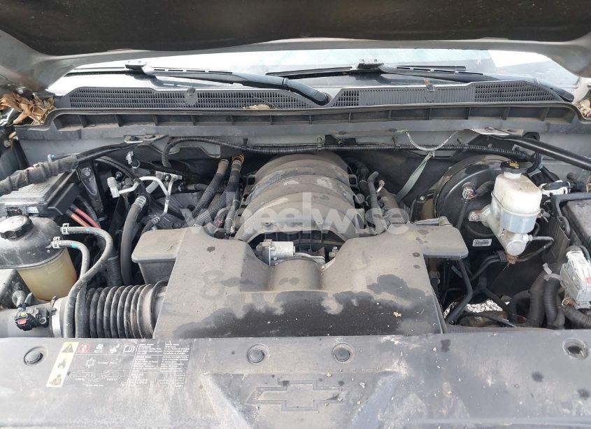 Photo 10 of 2018 Chevrolet Silverado 1500 2LT (VIN 3GCUKRECXJG534672)