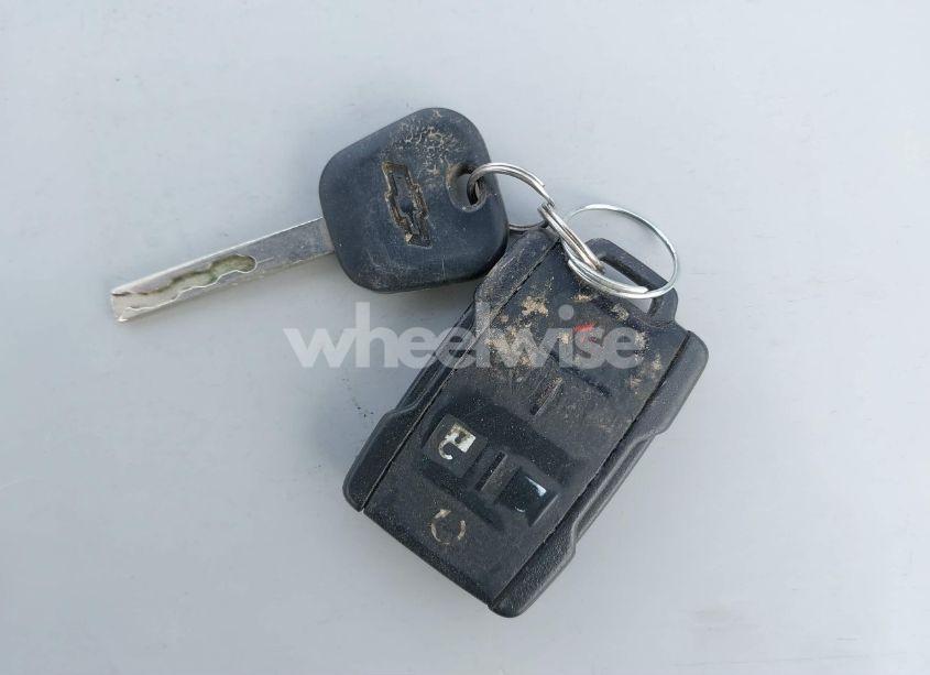 Photo 11 of 2018 Chevrolet Silverado 1500 2LT (VIN 3GCUKRECXJG534672)