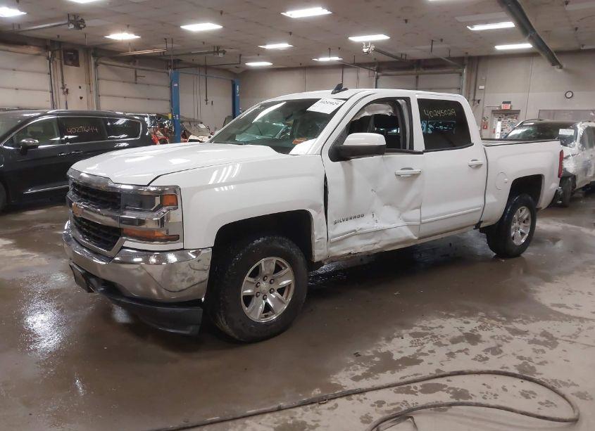 Photo 2 of 2016 Chevrolet Silverado 1500 1LT (VIN 3GCUKREH0GG164076)