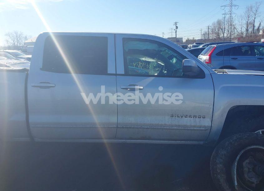 Photo 13 of 2015 Chevrolet Silverado 1500 1LT (VIN 3GCUKREH3FG267507)