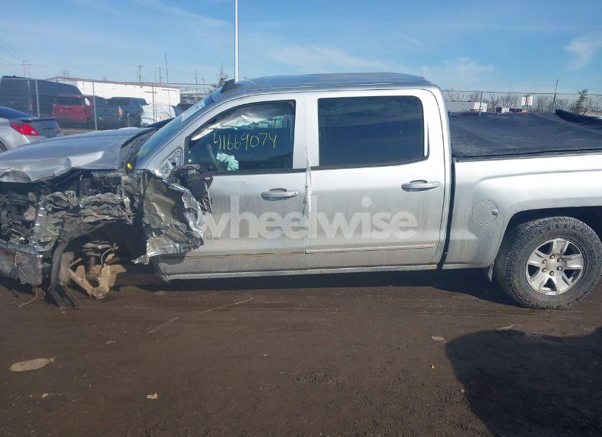 Photo 14 of 2015 Chevrolet Silverado 1500 1LT (VIN 3GCUKREH3FG267507)