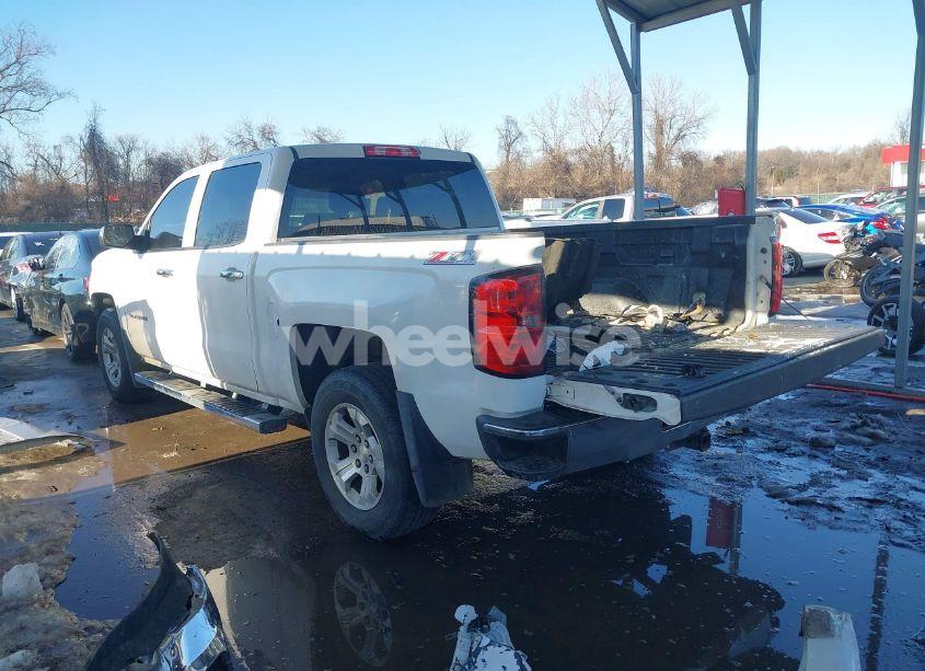 Photo 3 of 2014 Chevrolet Silverado 1500 2LT (VIN 3GCUKREH4EG293631)