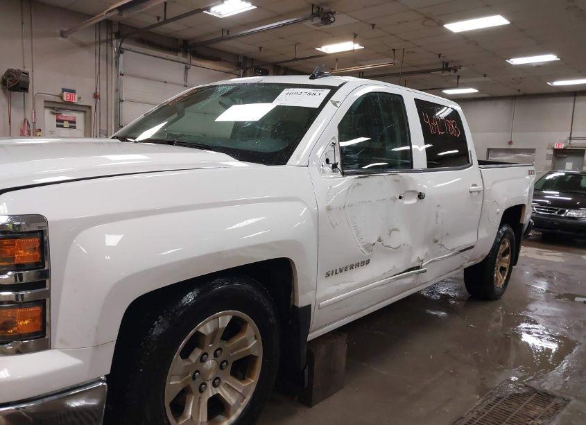 Photo 17 of 2015 Chevrolet Silverado 1500 2LT (VIN 3GCUKREH4FG235052)