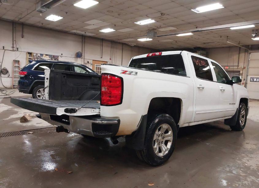 Photo 4 of 2015 Chevrolet Silverado 1500 2LT (VIN 3GCUKREH4FG235052)