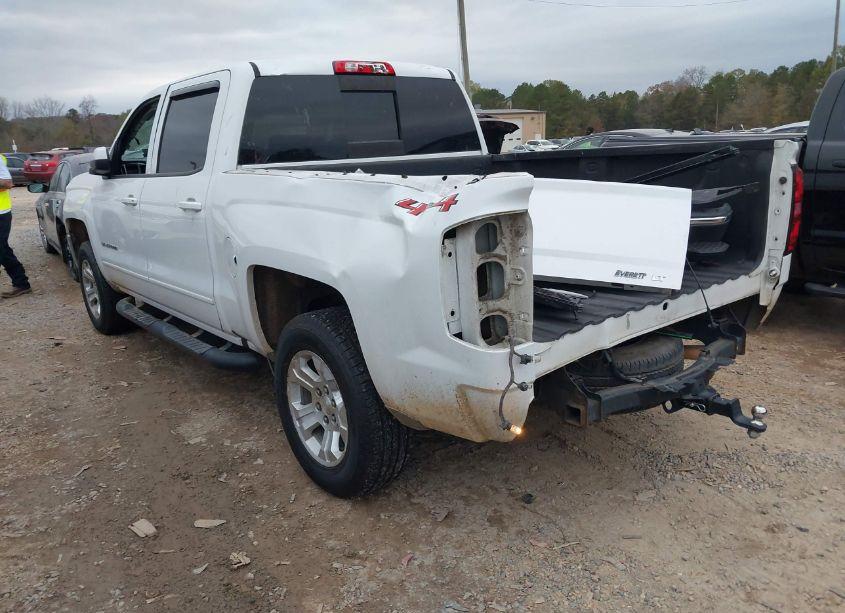 Photo 3 of 2018 Chevrolet Silverado 1500 1LT (VIN 3GCUKREH5JG255206)