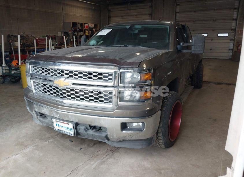 Photo 2 of 2014 Chevrolet Silverado 1500 1LT (VIN 3GCUKREH6EG558016)