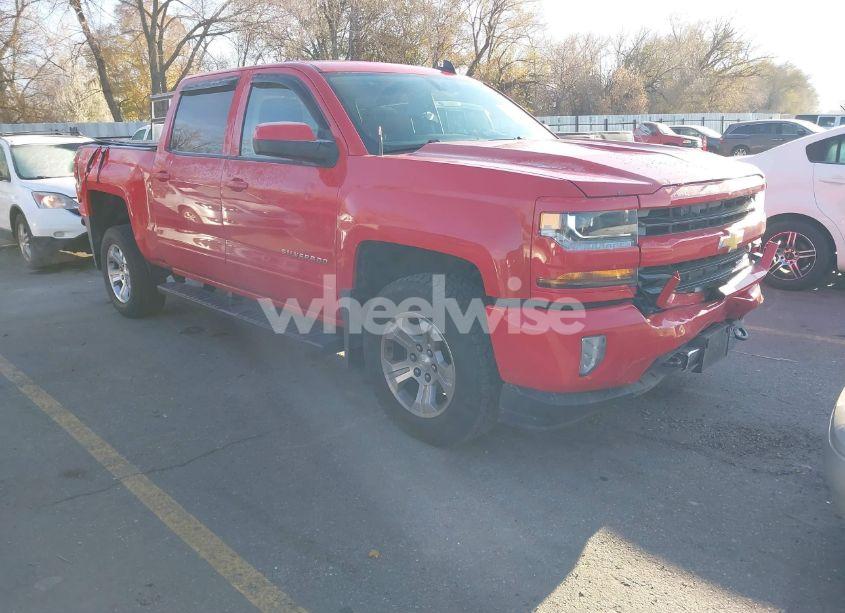 2017 Chevrolet Silverado 1500 2LT (VIN 3GCUKREH6HG129737) main photo
