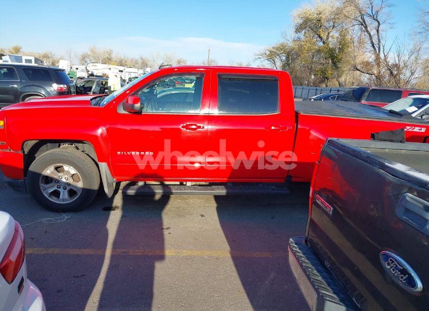 Photo 14 of 2017 Chevrolet Silverado 1500 2LT (VIN 3GCUKREH6HG129737)