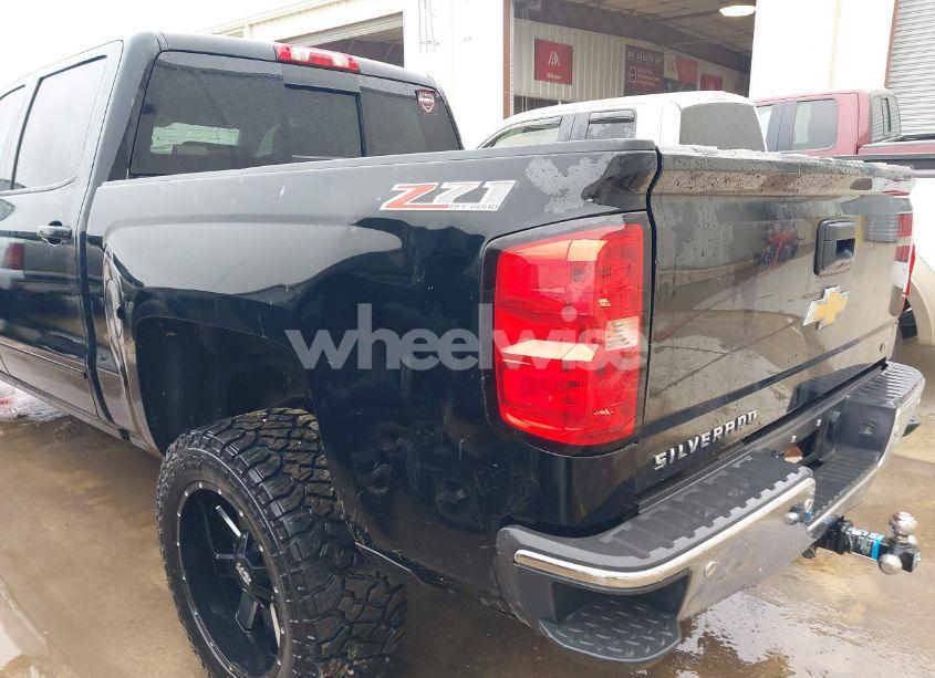 Photo 6 of 2015 Chevrolet Silverado 1500 2LT (VIN 3GCUKREH8FG239959)