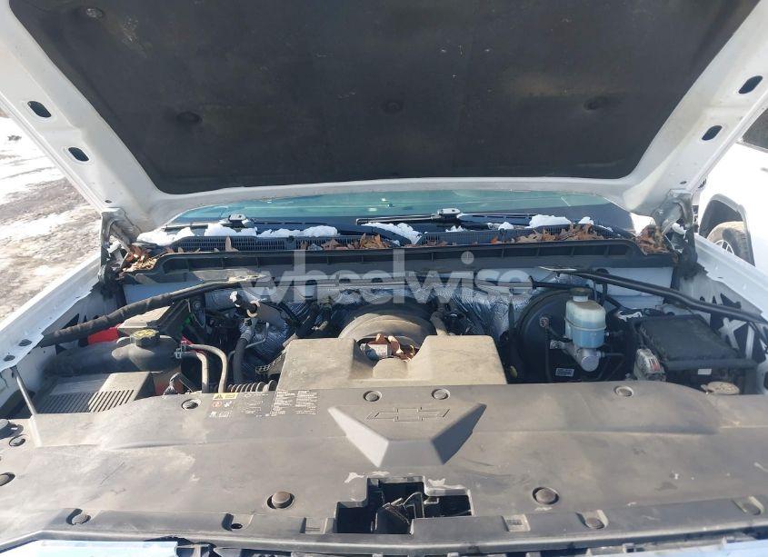 Photo 10 of 2016 Chevrolet Silverado 1500 (VIN 3GCUKREH8GG223505)