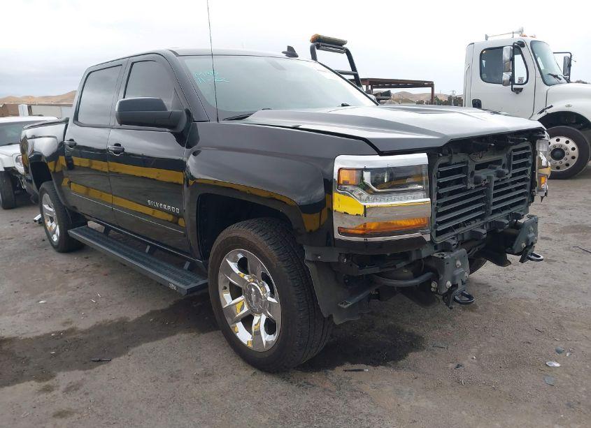 2018 Chevrolet Silverado 1500 LT (VIN 3GCUKRER7JG356577) main photo