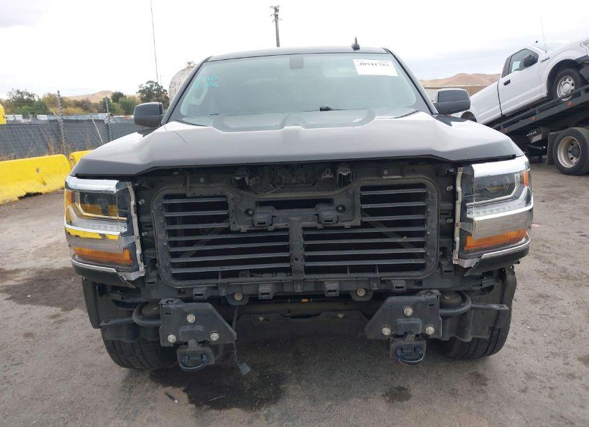 Photo 13 of 2018 Chevrolet Silverado 1500 LT (VIN 3GCUKRER7JG356577)