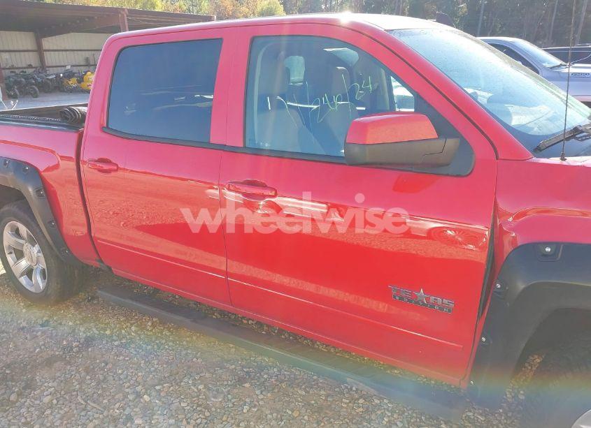 Photo 13 of 2018 Chevrolet Silverado 1500 LT (VIN 3GCUKRER7JG388431)