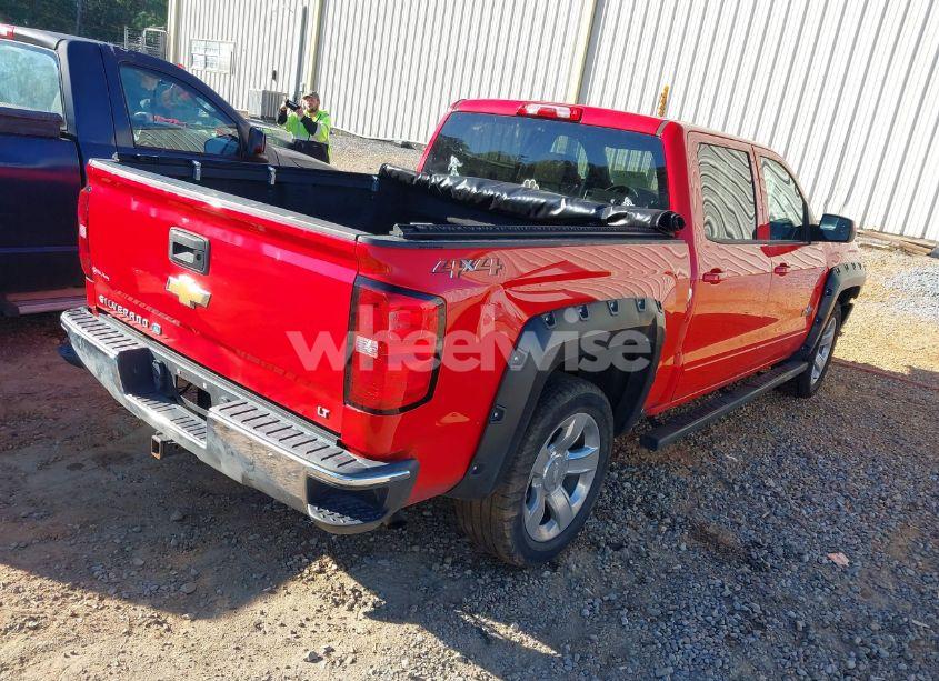 Photo 4 of 2018 Chevrolet Silverado 1500 LT (VIN 3GCUKRER7JG388431)