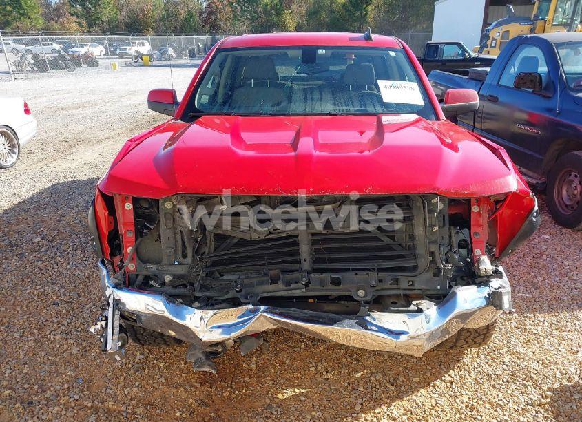 Photo 6 of 2018 Chevrolet Silverado 1500 LT (VIN 3GCUKRER7JG388431)