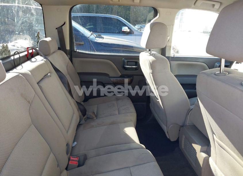 Photo 8 of 2018 Chevrolet Silverado 1500 LT (VIN 3GCUKRER7JG388431)