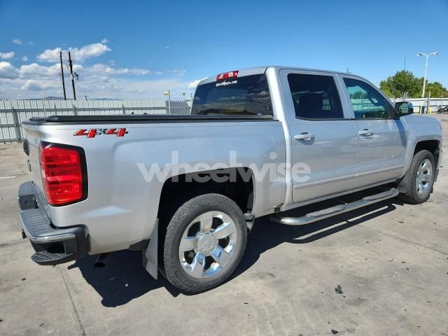 Photo 8 of 2018 CHEVROLET SILVERADO K1500 LT N/A (VIN 3GCUKRERXJG344441)
