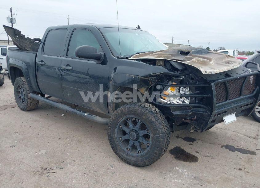 2013 Chevrolet Silverado 1500 LT (VIN 3GCUKSE27DG325523) main photo