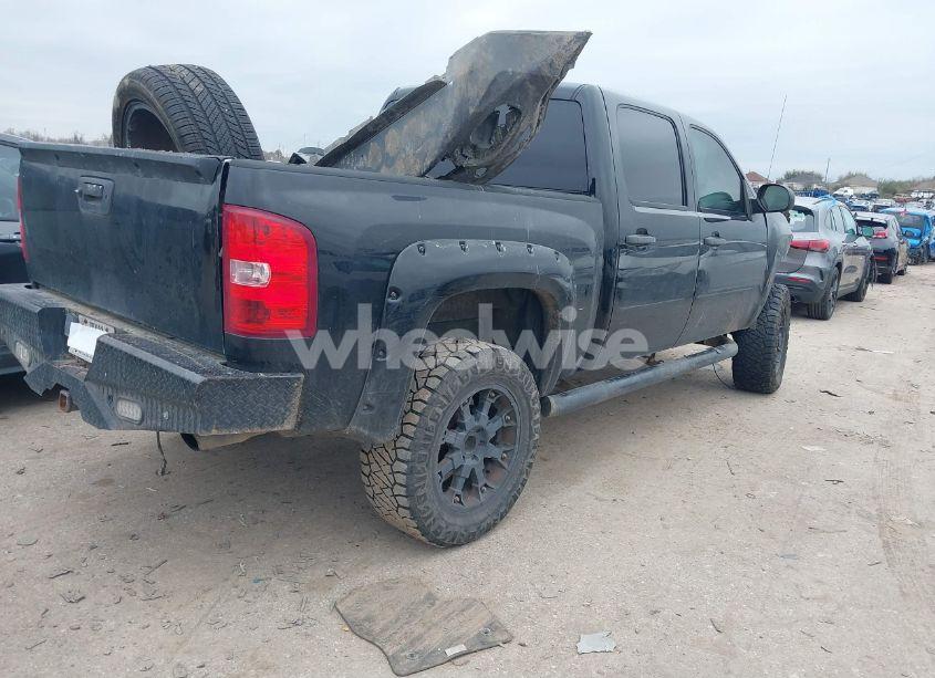 Photo 4 of 2013 Chevrolet Silverado 1500 LT (VIN 3GCUKSE27DG325523)
