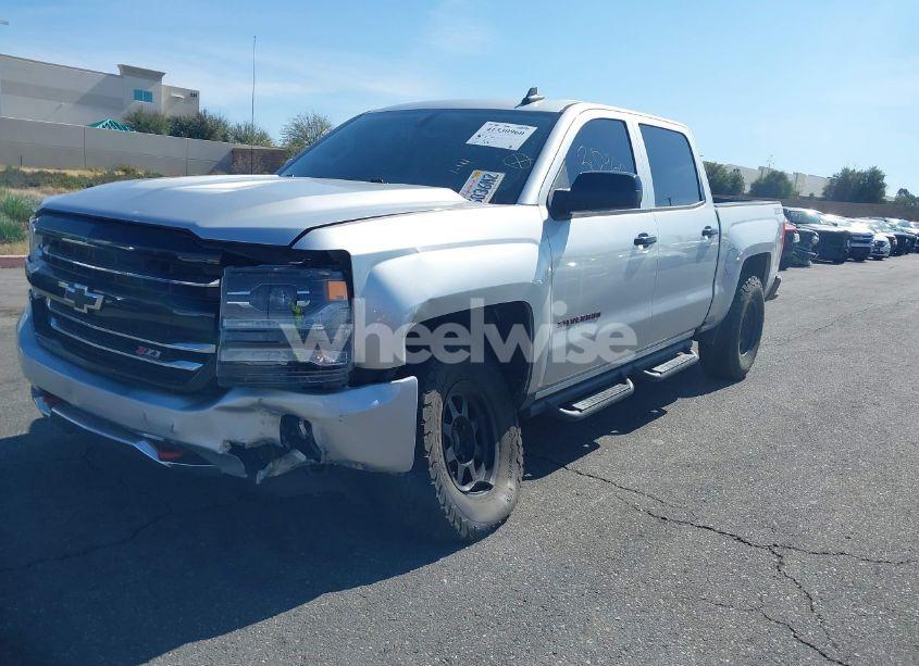 Photo 2 of 2018 Chevrolet Silverado 1500 2LZ (VIN 3GCUKSEC0JG272748)