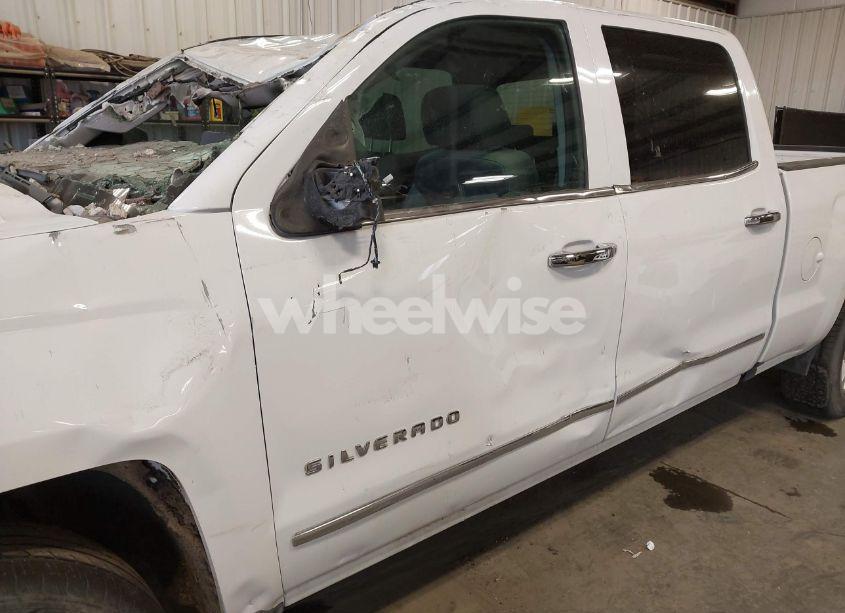 Photo 12 of 2018 Chevrolet Silverado 1500 1LZ (VIN 3GCUKSEC0JG360456)