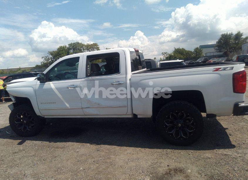 Photo 14 of 2018 Chevrolet Silverado 1500 2LZ (VIN 3GCUKSEC1JG557362)