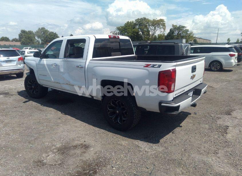 Photo 3 of 2018 Chevrolet Silverado 1500 2LZ (VIN 3GCUKSEC1JG557362)