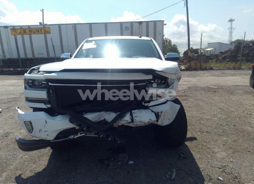 Photo 6 of 2018 Chevrolet Silverado 1500 2LZ (VIN 3GCUKSEC1JG557362)