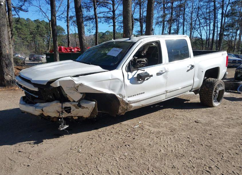 Photo 2 of 2017 Chevrolet Silverado 1500 2LZ (VIN 3GCUKSEC2HG156428)