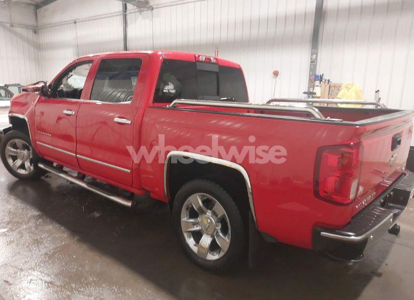 Photo 3 of 2018 Chevrolet Silverado 1500 1LZ (VIN 3GCUKSEC2JG440714)