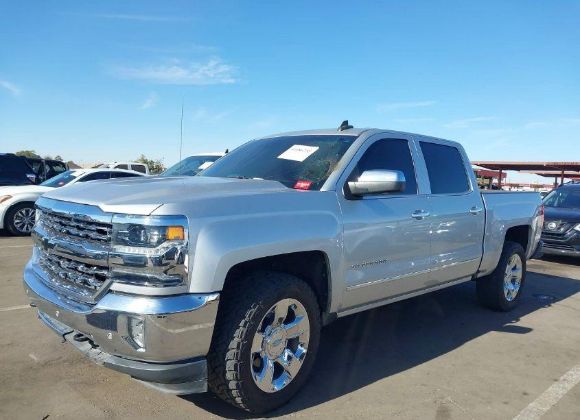 Photo 2 of 2018 Chevrolet Silverado 1500 1LZ (VIN 3GCUKSEC2JG644929)