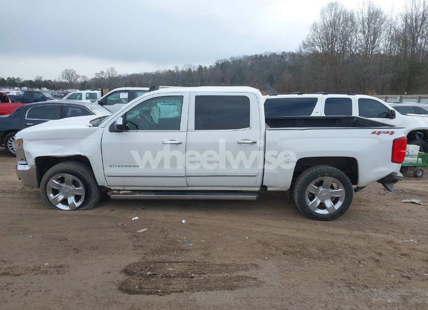 Photo 14 of 2018 Chevrolet Silverado 1500 1LZ (VIN 3GCUKSEC4JG217428)