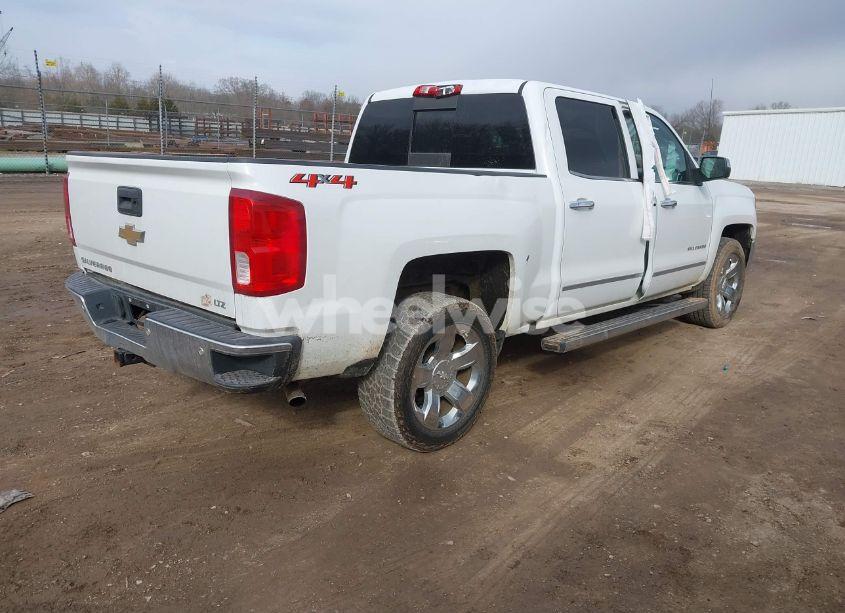 Photo 4 of 2018 Chevrolet Silverado 1500 1LZ (VIN 3GCUKSEC4JG217428)