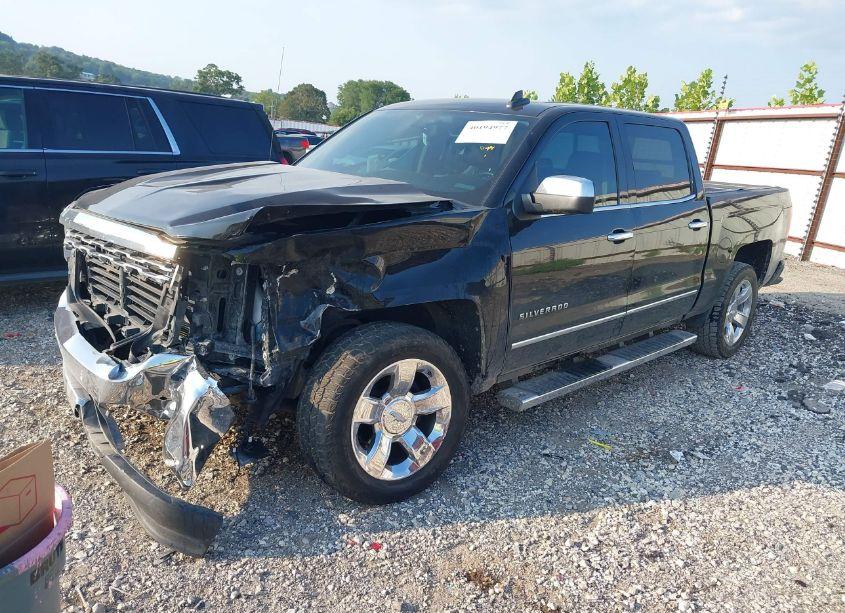 Photo 2 of 2018 Chevrolet Silverado 1500 LTZ (VIN 3GCUKSEC4JG304939)