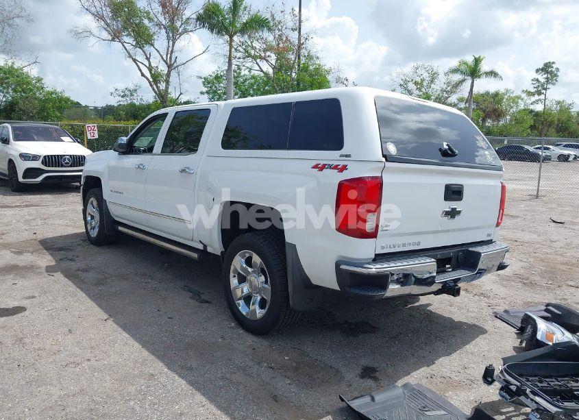 Photo 3 of 2018 Chevrolet Silverado 1500 1LZ (VIN 3GCUKSEC4JG464514)